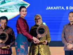 Bupati Banyuwangi Ipuk Fiestiandani Raih Most Inspiring Tourism Leader di Wonderful Indonesia Award 2025