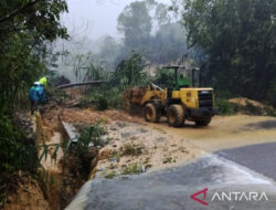 Jembatan Putus Diterjang Banjir, 110 KK di Nagan Raya Masih Terisolasi – TIMES Banyuwangi