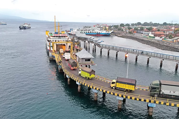 antisipasi-kepadatan-nataru,-asdp-terapkan-geofencing-cegah-calo-tiket-di-pelabuhan-ketapang-banyuwangi