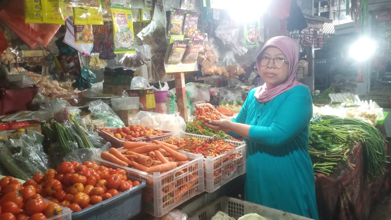 pedas-membara!-harga-cabai-di-wongsorejo-meroket-hingga-rp-85-ribu