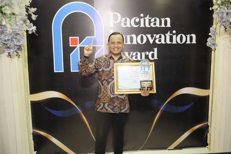 berkat-inovasi-sinden,-indra-prastowo-juarai-pacitan-innovation-award-2025-kategori-asn-–-times-banyuwangi