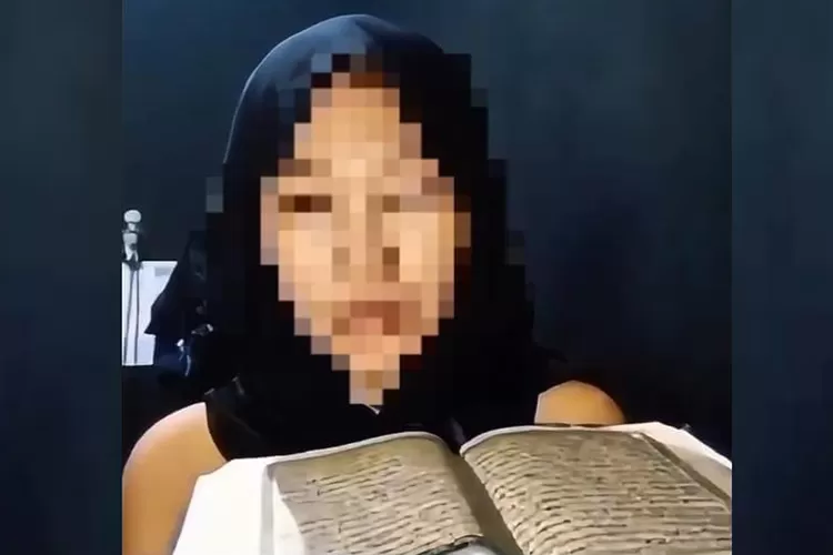 perempuan-tanpa-busana-peludah-alquran-ternyata-warga-genteng-banyuwangi,-ini-yang-dilakukan-polisi