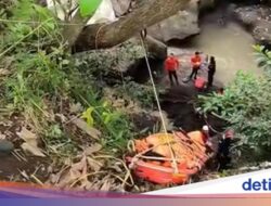 Ponirin Korban Hanyut di Sungai Badeng Ditemukan Tewas Terhimpit Batu