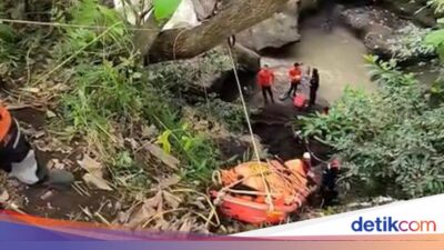 ponirin-korban-hanyut-di-sungai-badeng-ditemukan-tewas-terhimpit-batu