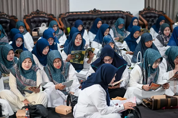 khotmil-qur’an-dan-doa-bersama-semarakkan-hut-ke-26-dharma-wanita-persatuan-di-banyuwangi