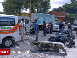 Truk Tabrak Mobil dan Sepeda Motor di Banyuwangi, Korban Dilarikan ke RS – TIMES Banyuwangi