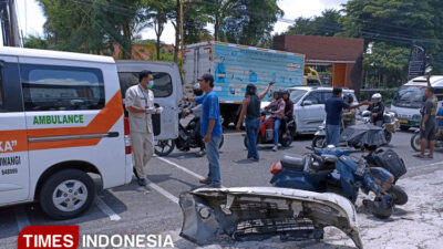 truk-tabrak-mobil-dan-sepeda-motor-di-banyuwangi,-korban-dilarikan-ke-rs-–-times-banyuwangi