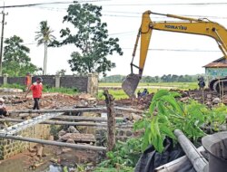 Jembatan Pohbembem Singojuruh Mulai Direhabilitasi, Jalur Utama Ditutup Total 13 Hari
