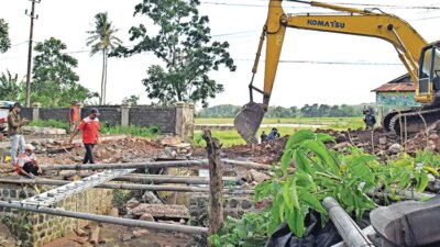 jembatan-pohbembem-singojuruh-mulai-direhabilitasi,-jalur-utama-ditutup-total-13-hari