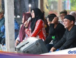 Pegang Sertifikat TORA, Ribuan Warga Banyuwangi Gelar Doa Lintas Agama