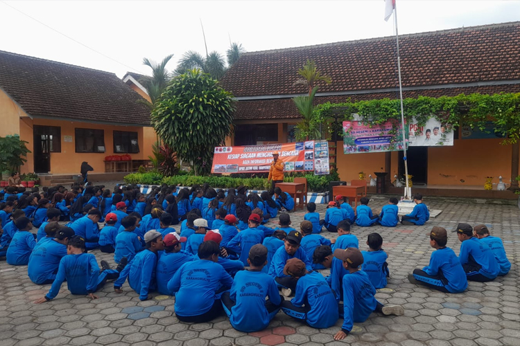 bpbd-banyuwangi-bekali-siswa-kuasai-teknik-penyelamatan-dan-evakuasi-bencana-–-times-banyuwangi