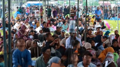 terima-sertifikat-tora,-ribuan-warga-di-banyuwangi-gelar-kenduri-ingkung-sewu