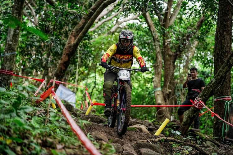 kado-harjaba-banyuwangi,-sart-bopong-empat-medali-bupati-cirebon-cup-–-times-banyuwangi