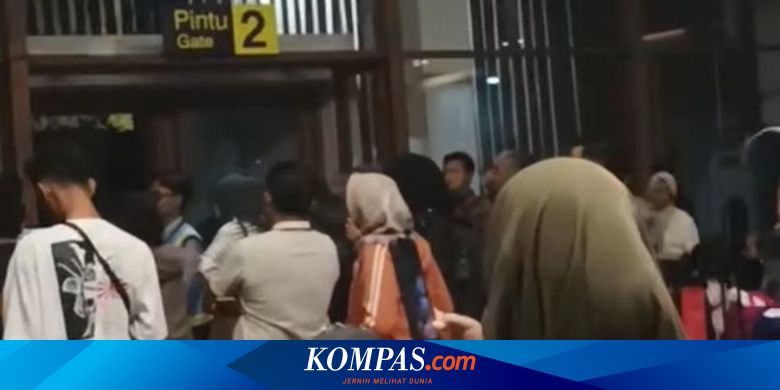 penumpang-super-air-jet-ngamuk-karena-pesawat-batal-berangkat-setelah-delay-9-jam-di-banyuwangi
