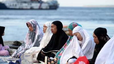 gubernur-khofifah-setuju,-33-ahli-waris-korban-kmp-tunu-akhirnya-terima-sk-santunan