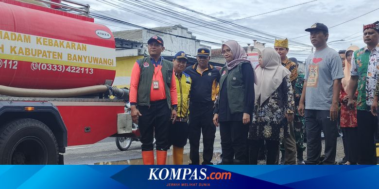 alat-berat-dikerahkan-untuk-bersihkan-sedimen-dan-lumpur-pascabanjir-banyuwangi