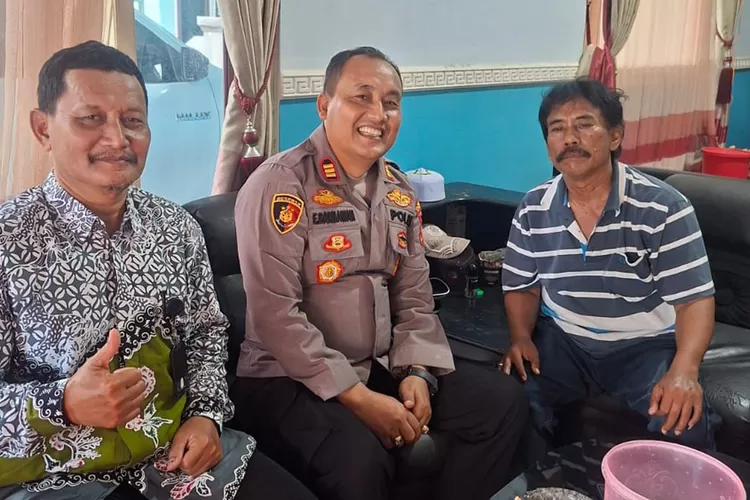 beri-efek-jera,-kapolsek-dan-camat-wongsorejo-datangi-otak-pelaku-pemalakan-di-bansring-underwater-banyuwangi
