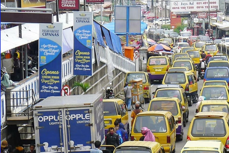 atasi-kemacetan-libur-nataru,-angkot-di-puncak-cianjur-bogor-dihentikan-sementara-–-times-banyuwangi