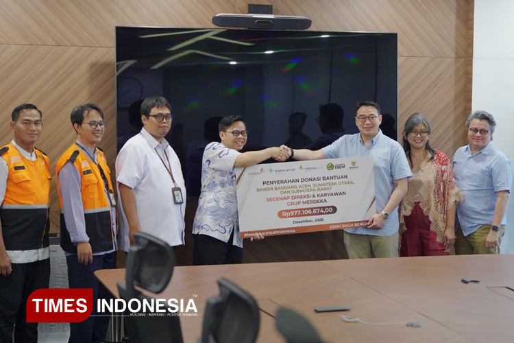 grup-merdeka-donasi-rp977-juta-untuk-penanganan-banjir-dan-longsor-sumatra-–-times-banyuwangi