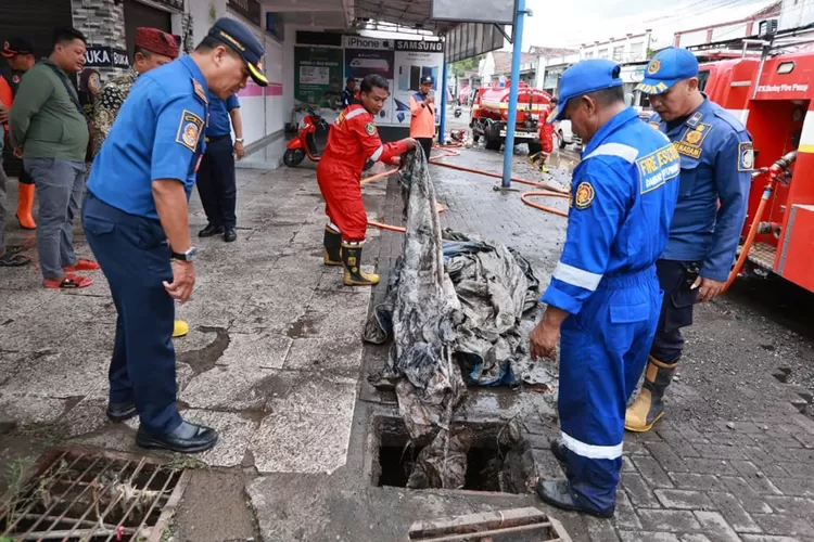 banjir-di-muncar-banyuwangi-belum-surut,-dusun-tratas-masih-tergenang-akibat-drainase-mampet