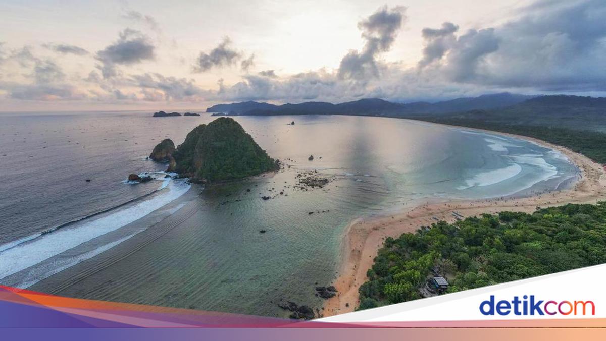 pantai-pulau-merah,-tempat-wisata-di-banyuwangi-yang-eksotis
