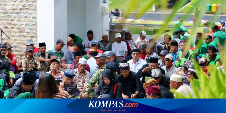 momen-bupati-ipuk-lesehan-makan-bareng-juru-parkir,-tukang-becak-hingga-petugas-kebersihan