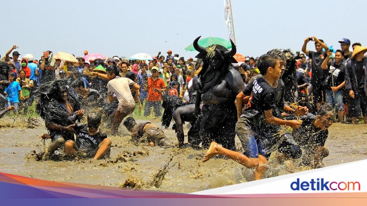 ritual-kebo-keboan-alasmalang,-tradisi-osing-banyuwangi-di-bulan-suro