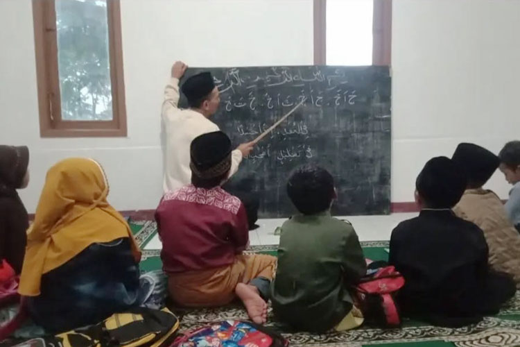 polemik-insentif-guru-ngaji,-ini-respons-pemkab-cianjur-setelah-disebut-ingkar-janji-–-times-banyuwangi