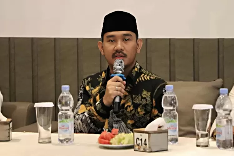 profil-ade-kuswara-kunang,-bupati-bekasi-termuda-yang-ditangkap-kpk