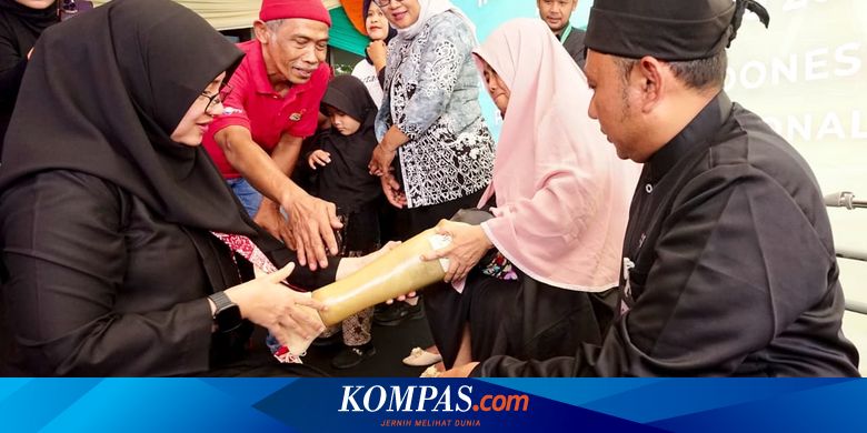 momen-pembagian-kaki-palsu-hingga-al-quran-braille-saat-peringatan-hari-jadi-ke-254-banyuwangi