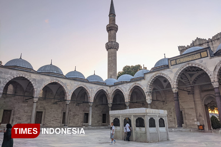 khutbah-jumat-19-desember-2025:-momentum-muhasabah,-meneladani-sayyidah-fatimah-az-zahra-–-times-banyuwangi