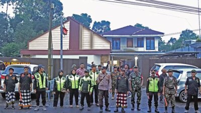 toleransi-umat-beragama-terlihat-kuat-di-sempu-banyuwangi-saat-pengamanan-gereja