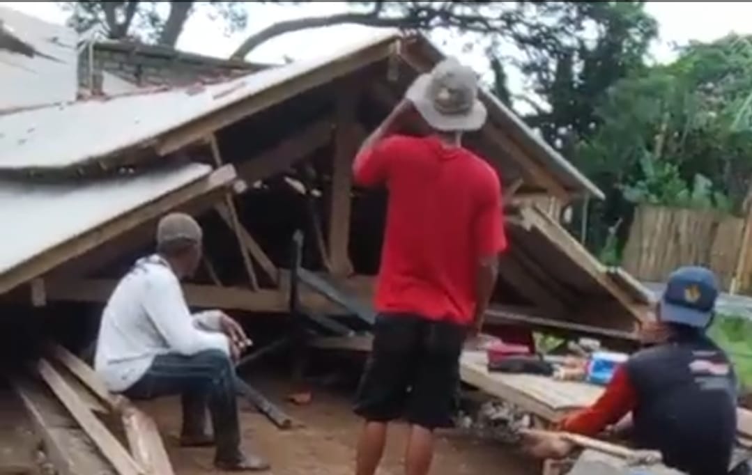 ambruk-di-siang-bolong,-kandang-ayam-program-ketahanan-pangan-desa-bimorejo