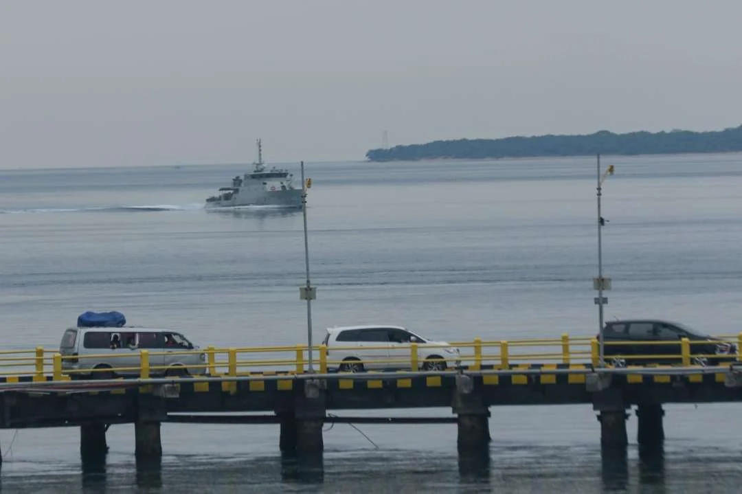 amankan-arus-penyeberangan-di-selat-bali-selama-nataru,-lanal-banyuwangi-terjunkan-kal-sembulungan