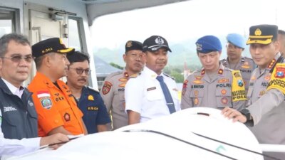 jelang-nataru,-kapolresta-banyuwangi-pimpin-ramp-check-armada-di-pelabuhan-ketapang