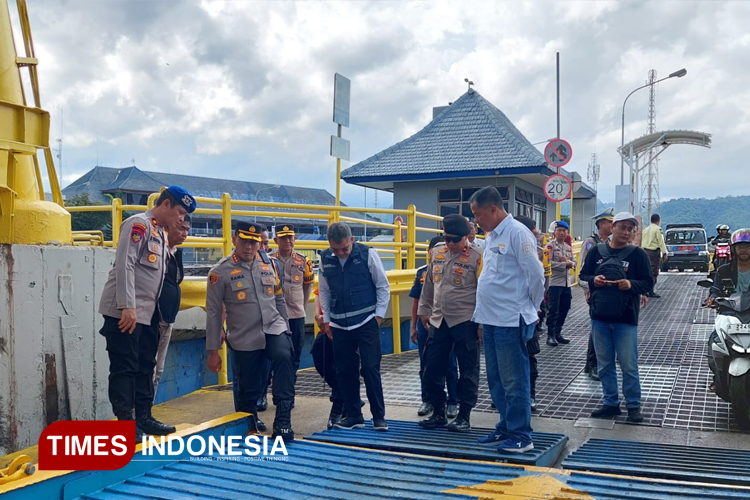 proses-manifes-penyeberangan-jawa-bali-diawasi-langsung-kapolresta-banyuwangi-–-times-banyuwangi