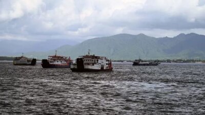 asdp-tingkatkan-kewaspadaan-nataru,-puluhan-ribu-penumpang-lintasi-ketapang–bali-di-tengah-ancaman-cuaca-ekstrem