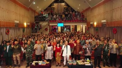 natal-damai-di-banyuwangi,-bupati-ipuk-hadiri-perayaan-natal-bersama-jemaat-gbi-filadelfia-rogojampi