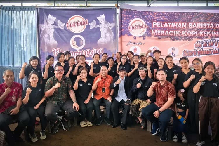 inspirasi-hari-ibu,-bri-peduli-perkuat-peran-ibu-penggerak-usaha-perempuan-melalui-program-aura-di-bali