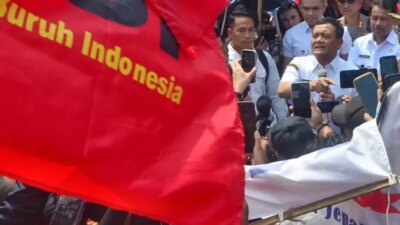 temui-buruh-usai-demo,-gubernur-jateng-ahmad-luthfi-tetapkan-ump-2026-naik-7,28-persen-dan-siapkan-kebijakan-pro-buruh