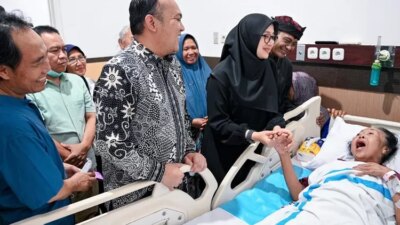 maestro-gandrung-temuk-misti-alami-patah-panggul-usai-terjatuh-di-panggung-harjaba,-sempat-terlantar-enam-jam-di-teras-rumah