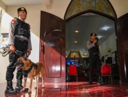 Misa Natal di Banyuwangi Berlangsung Aman, Polisi Sterilisasi Gereja dengan K-9 dan Metal Detector