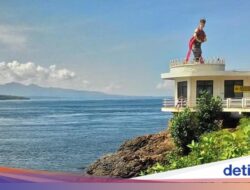 Warganet Takjub dengan Senja yang Melatari Patung Gandrung Banyuwangi