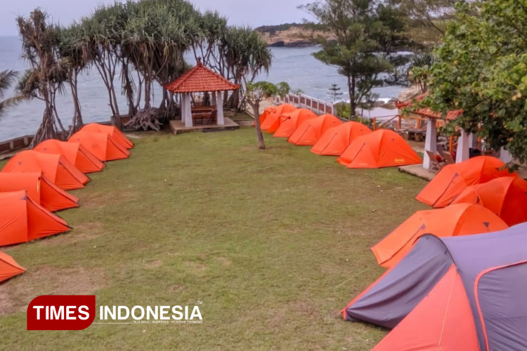 tren-camping-pantai-di-pacitan-meningkat,-wisata-alam-jadi-favorit-–-times-banyuwangi