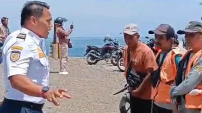 cegah-pungli-parkir,-dishub-banyuwangi-bina-enam-jukir-di-kawasan-patung-gandrung-watudodol