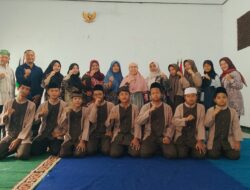 Mahasiswa Unmuh Kampus Genteng Simulasi Bencana Gempa di LKSA Khadijah Banyuwangi