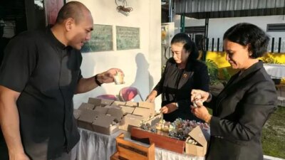 natal-ramah-lingkungan-di-gki-banyuwangi,-jemaat-gunakan-lilin-daur-ulang-minyak-jelantah