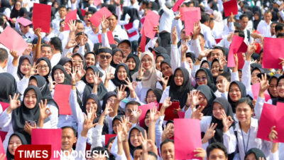 ‎air-mata-bahagia-pecah,-bupati-ipuk-resmikan-4.888-honorer-banyuwangi-jadi-pppk-paruh-waktu-–-times-banyuwangi