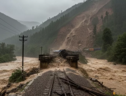 Longsor di Jalur Purwakarta–Ciganea, Perjalanan Kereta Api Sementara Terhenti