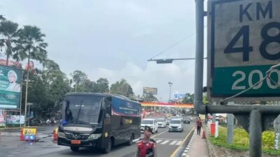 libur-akhir-tahun,-jalur-puncak-terapkan-one-way-dan-car-free-night